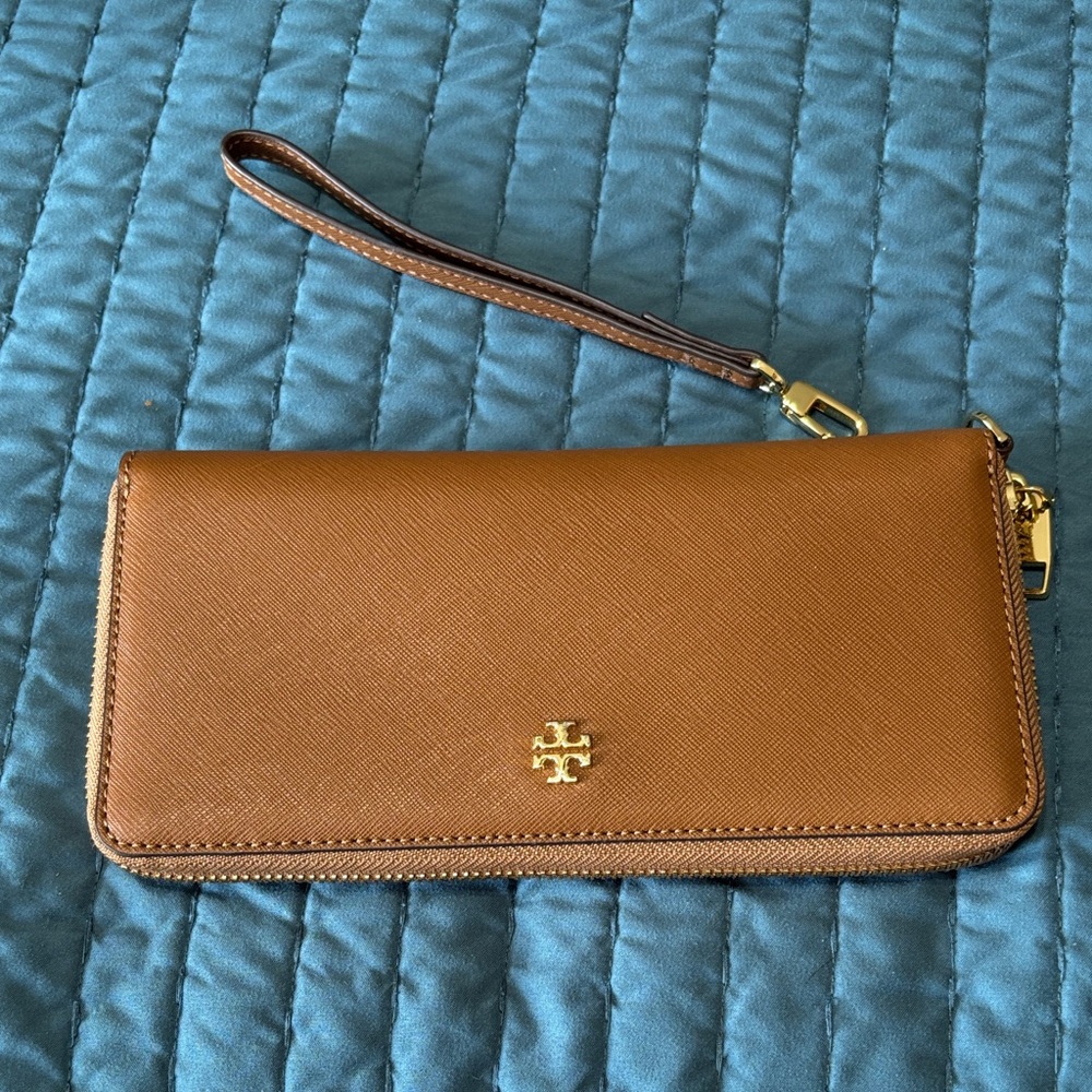 Tory Burch Tan Robinson Saffiano Leather Zip Continental Wallet